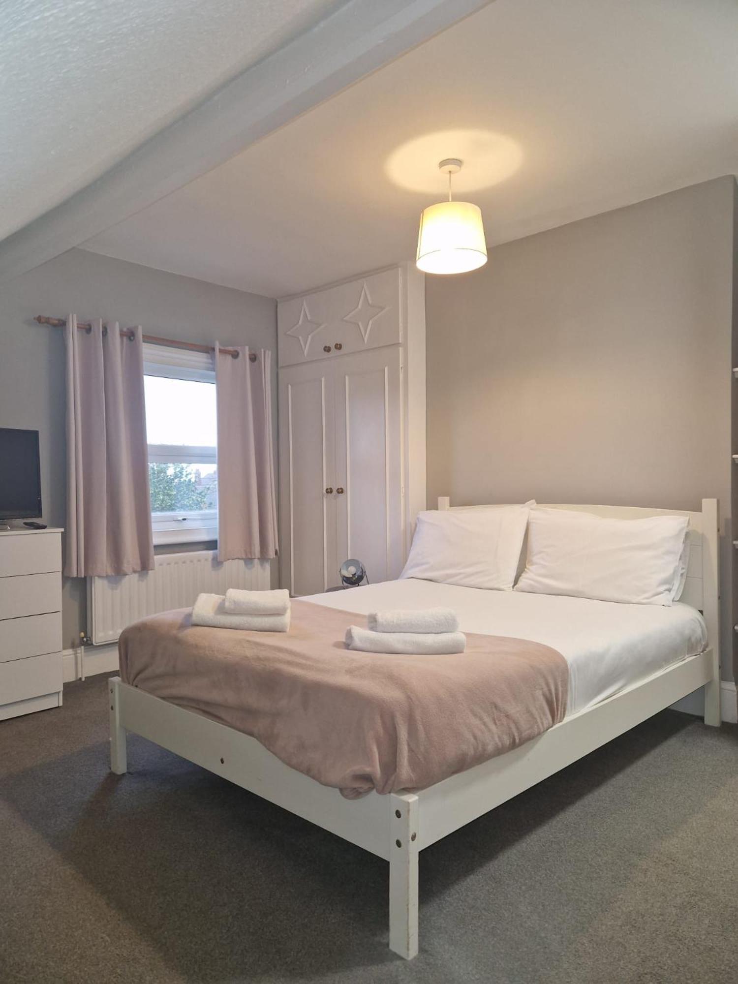 Hereford - Falcon House - Spacious 5 Bedroom House With Games Room - Sleeps 14 Guests - Great Property For Family & Friends Gathering Together - Hosted By Rentmyhouse Ngoại thất bức ảnh