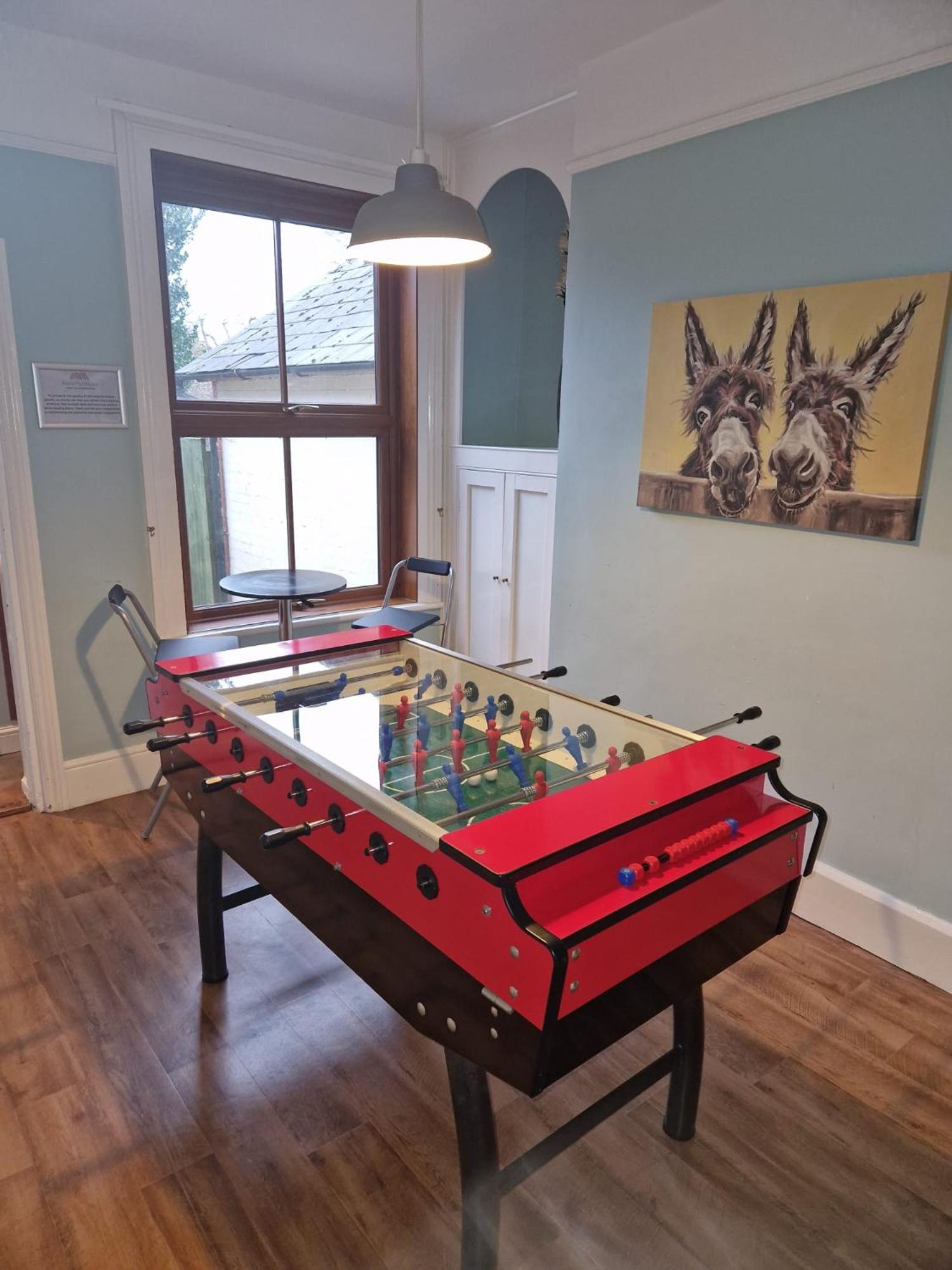 Hereford - Falcon House - Spacious 5 Bedroom House With Games Room - Sleeps 14 Guests - Great Property For Family & Friends Gathering Together - Hosted By Rentmyhouse Ngoại thất bức ảnh