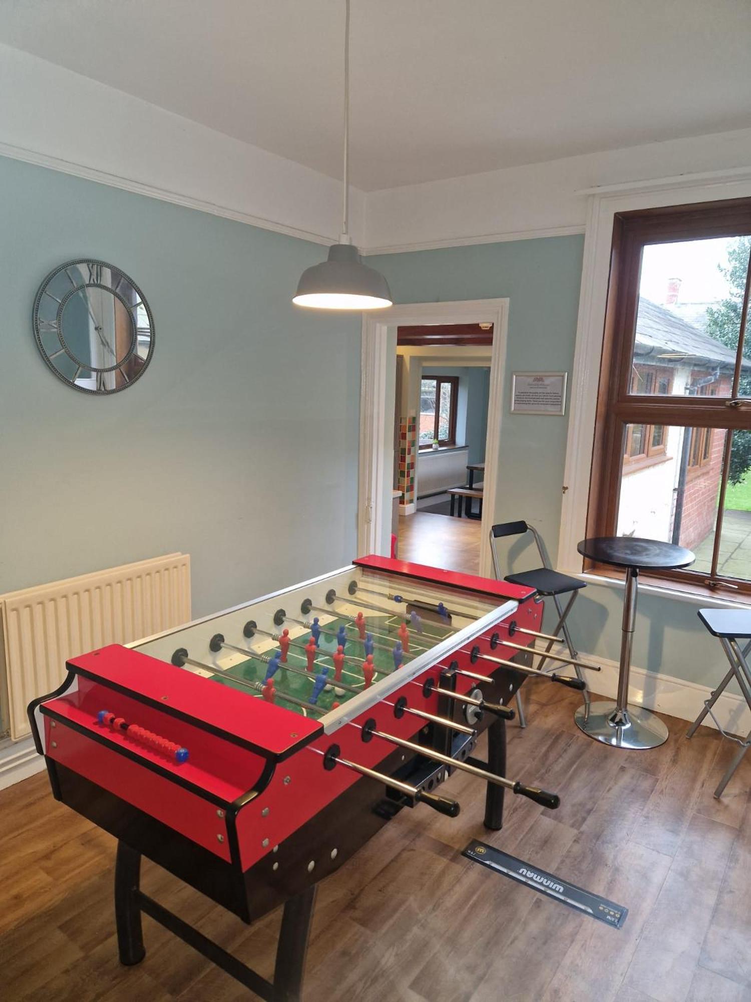 Hereford - Falcon House - Spacious 5 Bedroom House With Games Room - Sleeps 14 Guests - Great Property For Family & Friends Gathering Together - Hosted By Rentmyhouse Ngoại thất bức ảnh